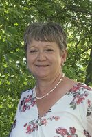 Cindy  Hollis